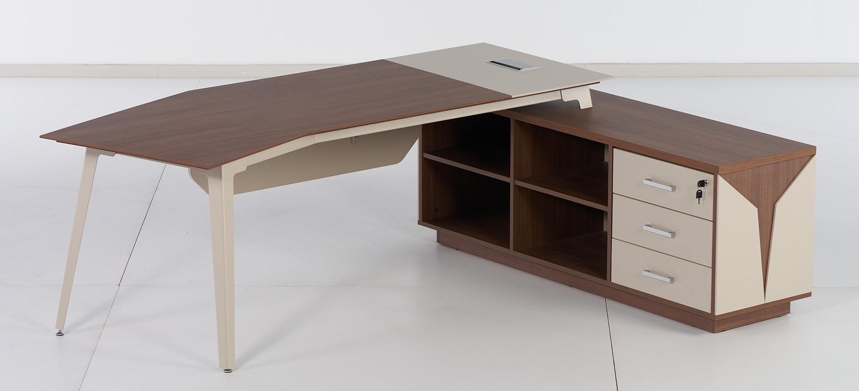 AKAT YÖNETİCİ MASA TAKIMI