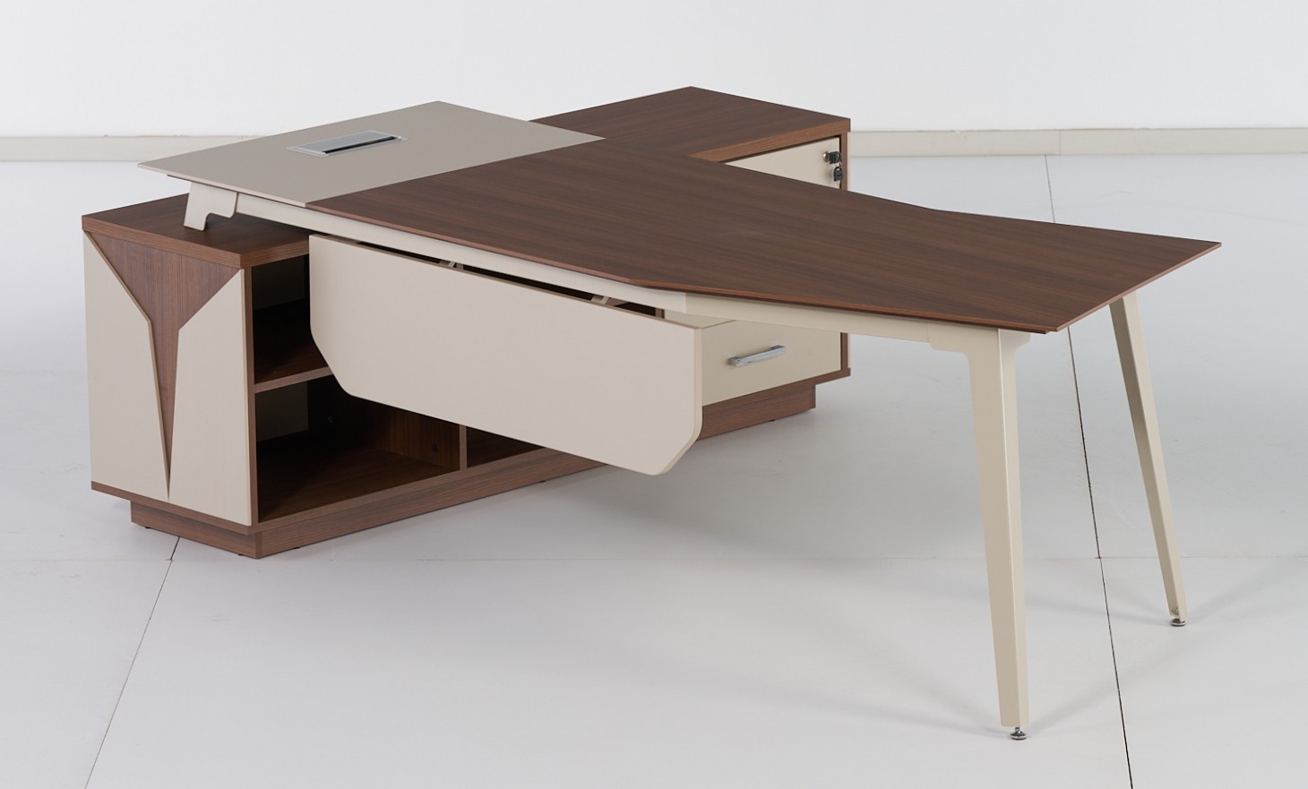 AKAT YÖNETİCİ MASA TAKIMI